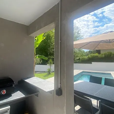 Grande Avec Piscine Au Portes De Bayonne Villa